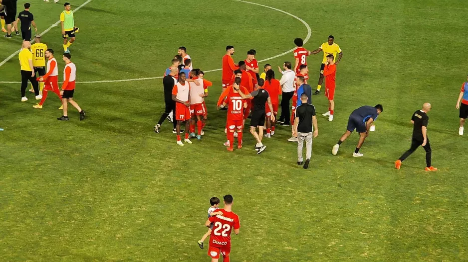 Νέα Σαλαμίνα - ΑΕΛ: Πάτησαν... εξάδα οι "ερυθρόλευκοι"! (φώτος)