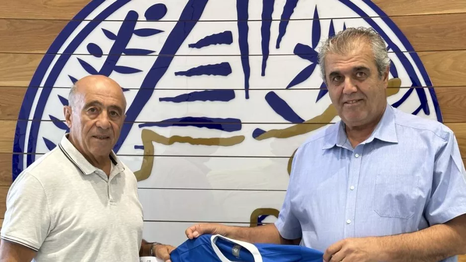 Φανέλα στον Τάκη Παπέττα