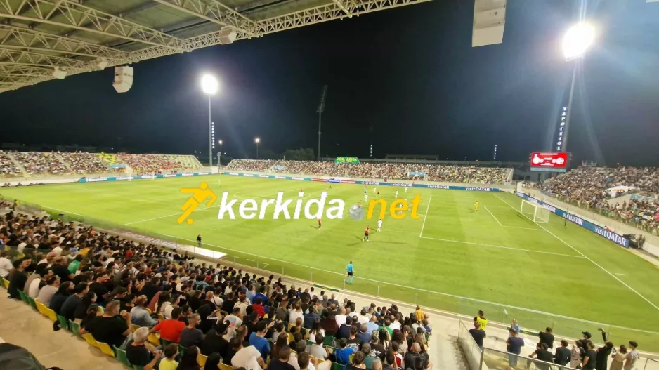Η... γεμάτη "Αρένα" σε εικόνες