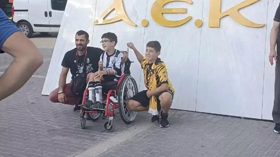 Η εικόνα της χρονιάς έξω από την «OPAP Arena»
