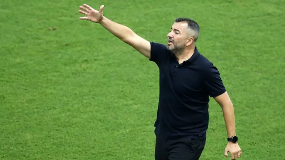 Το ερωτηματικό και το δίλημμα του Μαρτίνεθ...