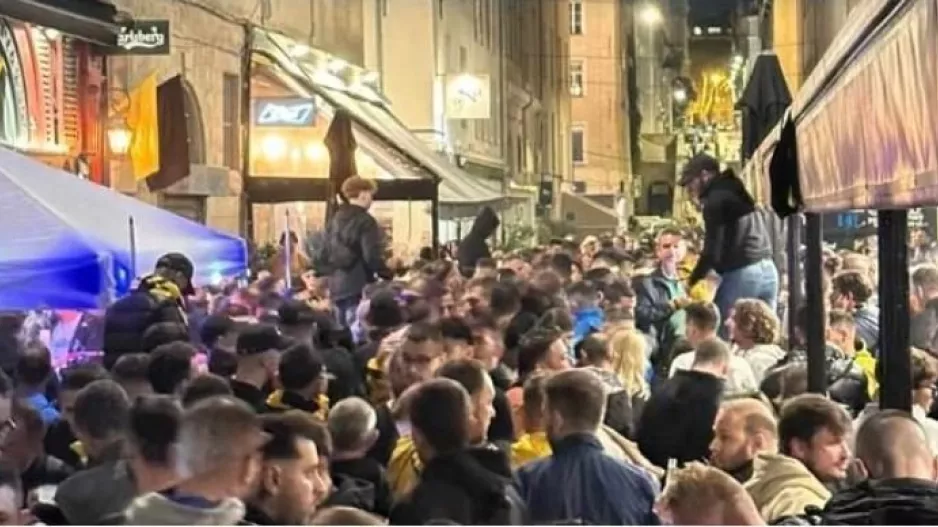 (ΒΙΝΤΕΟ) Το πάρτι των οπαδών της ΑΕΚ και της Μαρσέιγ στη Μασσαλία!