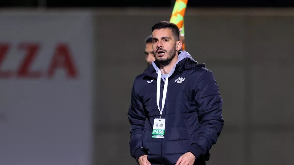 Κύπρος Μούζουρος με Ανόρθωση