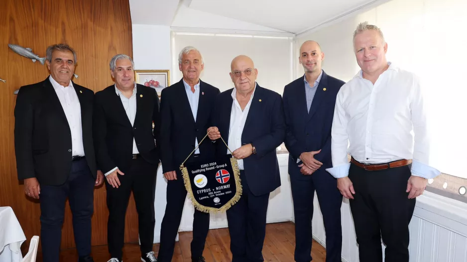 Τραπέζωμα... 