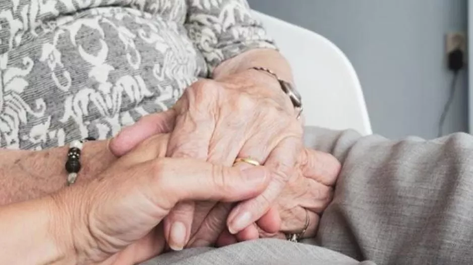 Φρίκη στη Γαλλία με 44χρονο που βίασε δύο γυναίκες 93 και 95 ετών - Πέθανε από ανακοπή η μία