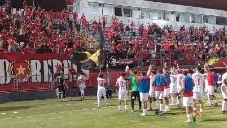 Ερυθρόλευκες... καλημέρες