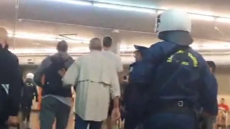 (ΒΙΝΤΕΟ) Φραστική επίθεση στον Σλούκα κατά την άφιξη στο ΣΕΦ!