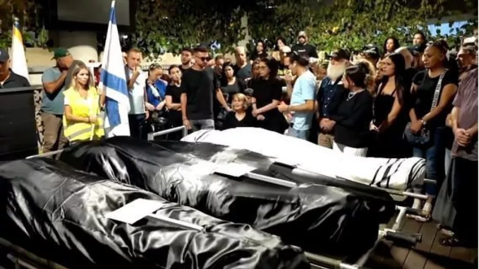 Ο συγκλονιστικός αποχαιρετισμός 12χρονου που έχασε την οικογένειά του από την επίθεση της Χαμάς