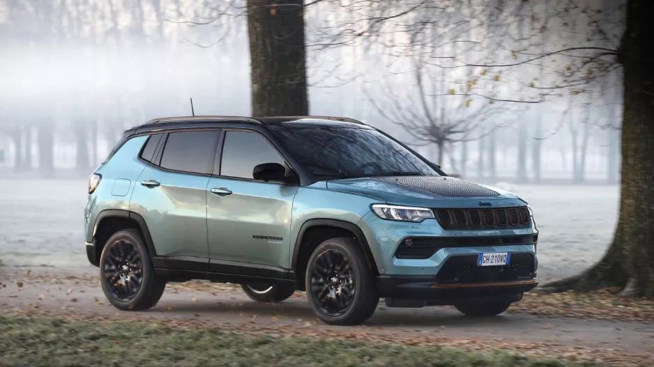 Ετοιμοπαράδοτα Jeep® Compass e-Hybrid με όφελος 6.000 ευρώ!