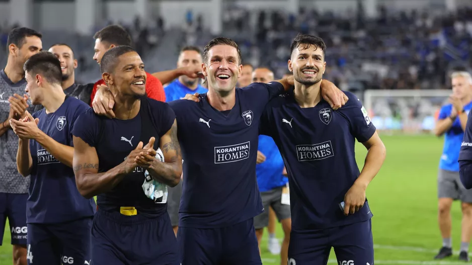Γκολντάρ/Team spirit