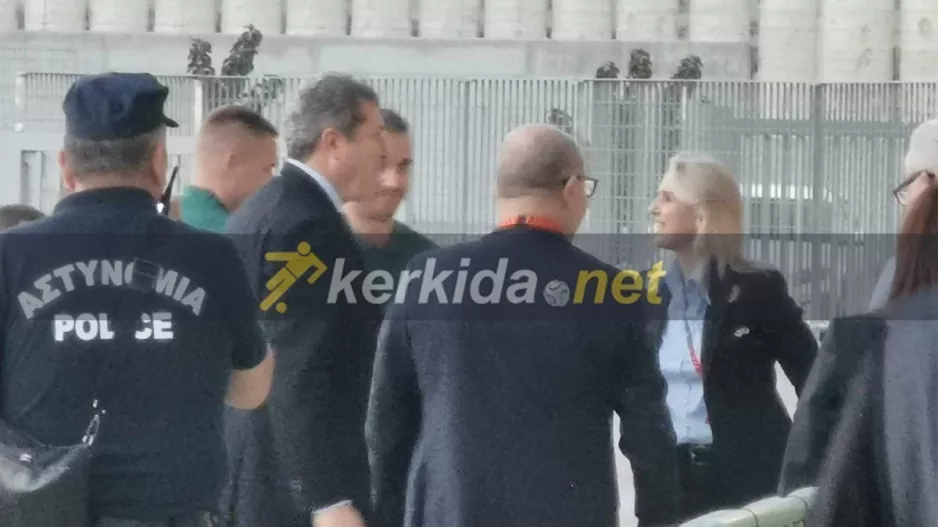 (Φωτορεπορτάζ Kerkida) Η άφιξη των διαιτητών στο "Αλφαμέγα"
