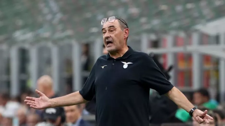 Έξαλλος ο Σάρι με FIFΑ και UEFA: «Πετάνε τους παίκτες στο σφαγείο»