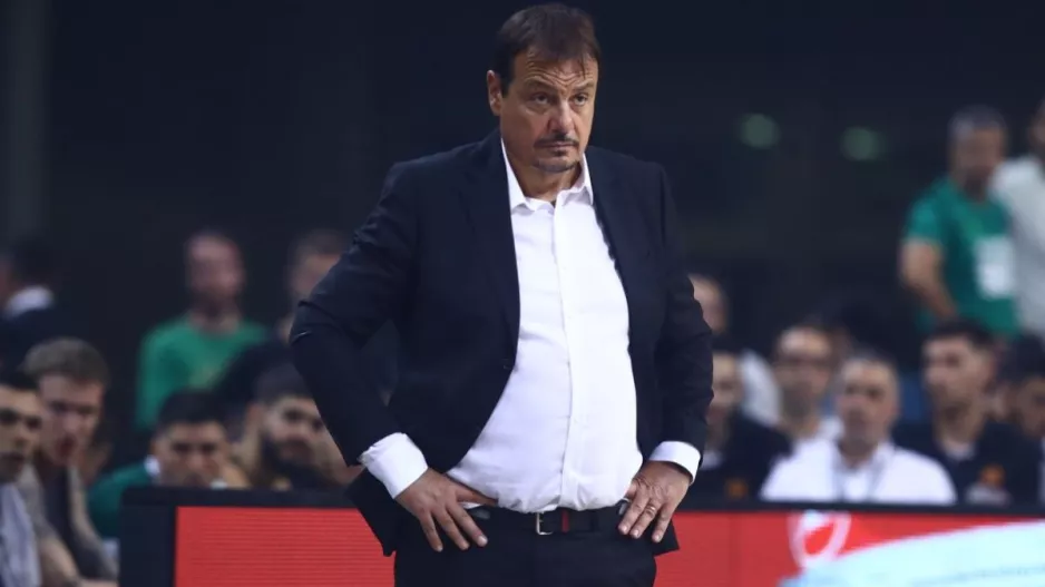 Ο Εργκίν Αταμάν κράτησε τους παίκτες στη video analysis για 4μιση ώρες