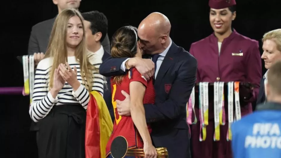 Τριετής «καμπάνα» της FIFA σε Ρουμπιάλες για το φιλί στην Ερμόσο