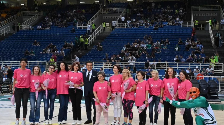 Παναθηναϊκός: Βράβευσε 12 γυναίκες που νίκησαν τον καρκίνο του μαστού