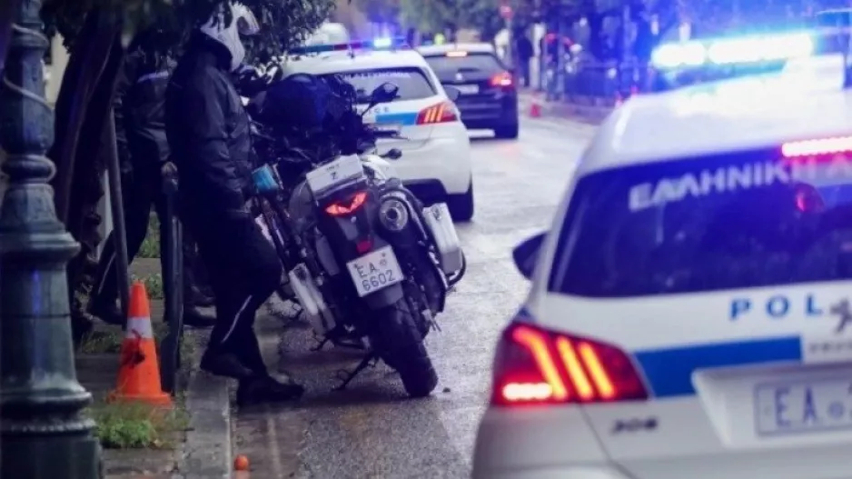 Aστυνομικός που συνελήφθη για εμπορία ανθρώπων φέρεται να σχετίζεται με ομάδα της Super League