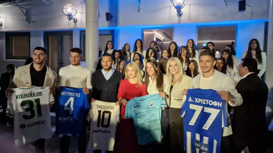 Φωταγώγηση και φανέλες για καλό σκοπό (Φώτος) 