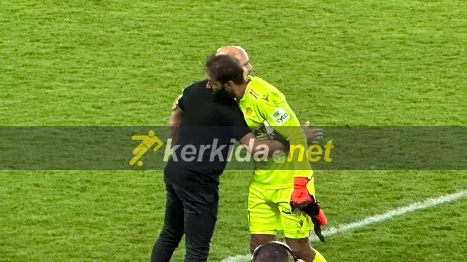 Αγκάλιασαν τον πρώην κόουτς (Φώτος Kerkida)