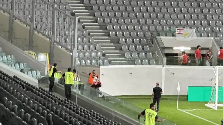 Περιστατικό με steward - Χρειάστηκε ασθενοφόρο