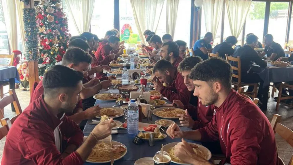 Γεύμα στην ταβέρνα "Ισαάκ" και γήπεδο