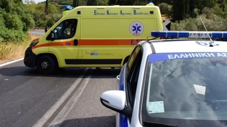 Μηχανή παρέσυρε και σκότωσε βρέφος τριών μηνών - Το κρατούσε αγκαλιά ο παππούς του
