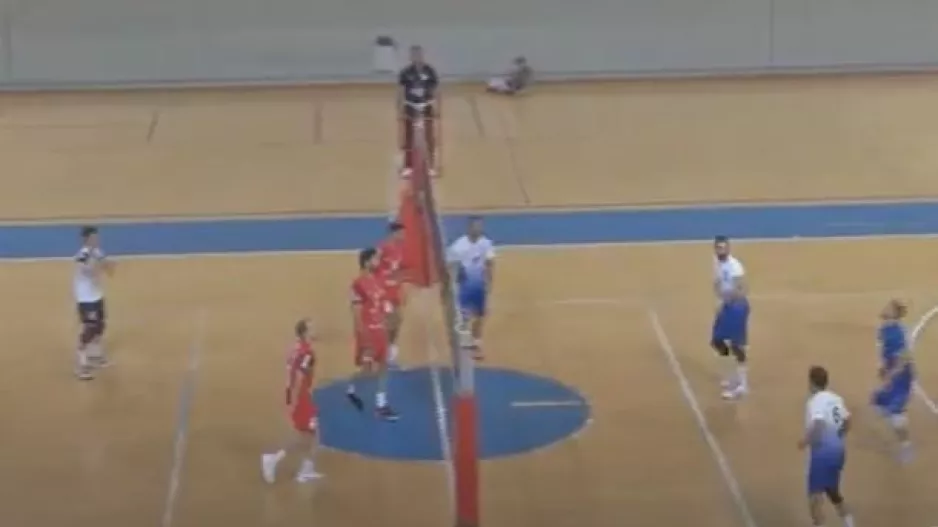 Δύσκολη ερυθρόλευκη επικράτηση 