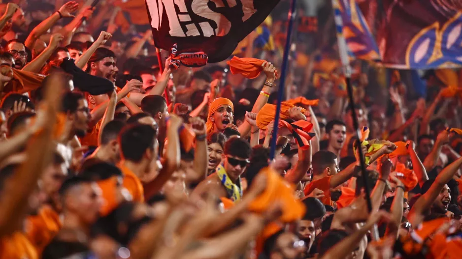 8,000 και πάει για 10άρι 