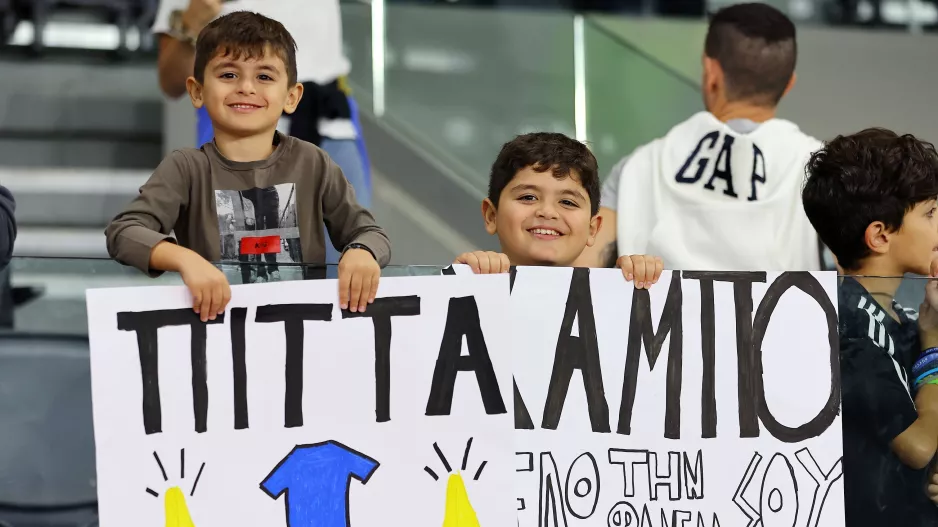 Με χρώμα... Απολλωνίστικο