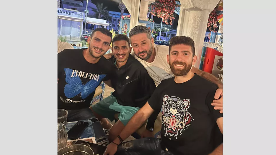 Απόλαυσαν τη βραδιά σαν οικογένεια στο Costas Tavern (φώτος)