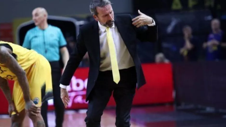 "Μπορεί να είμαι ένας ηλίθιος, αλλά δεν καταλαβαίνω γιατί παίζουμε ευρωπαϊκό ματς σε 48 ώρες"