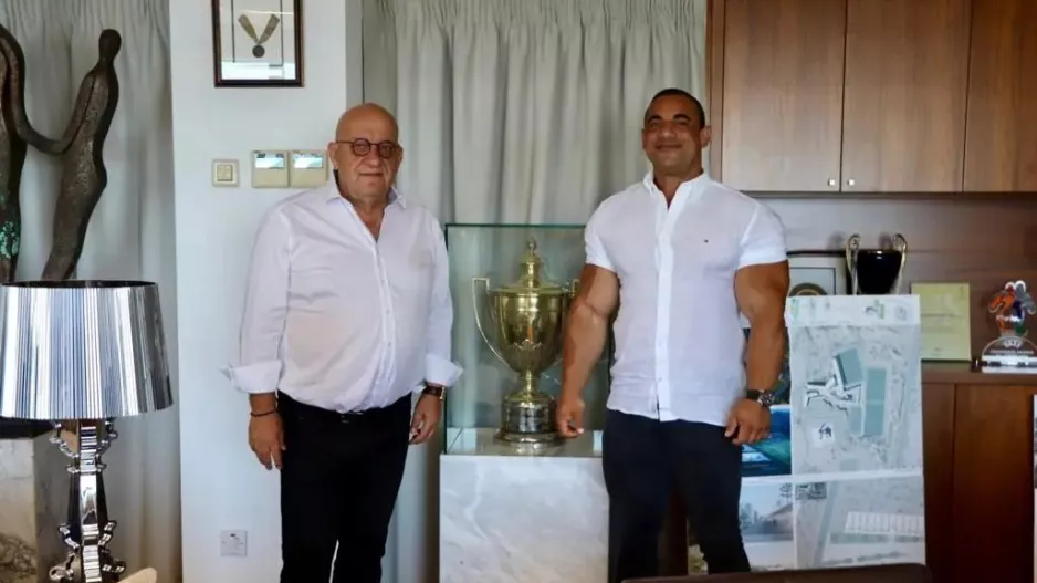 ΦΩΝΑΖΟΥΝ!