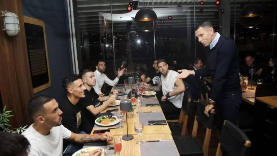 Οι παίκτες γιόρτασαν τα γενέθλια του Πογέτ πριν το ματς με την Γαλλία (βίντεο)
