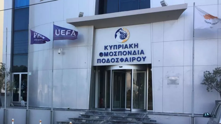 Η ΚΟΠ εκθέτει τον εαυτό της 