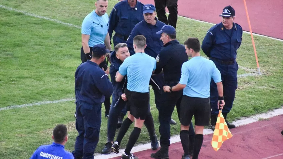 Επεισόδιο με Αλέξη Κούγια: Προσπάθησε να πιάσει τον διαιτητή από το σορτσάκι
