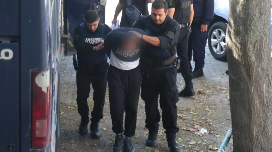Απίστευτη γκάφα της Δικαιοσύνης: Δικάζουν την ίδια μέρα, στην ίδια αίθουσα, 16 αρχηγούς οργανωμένων οπαδών!