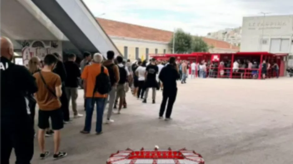 Ουρές στα εκδοτήρια στο Καραϊσκάκης για το ντέρμπι με τον ΠΑΟΚ