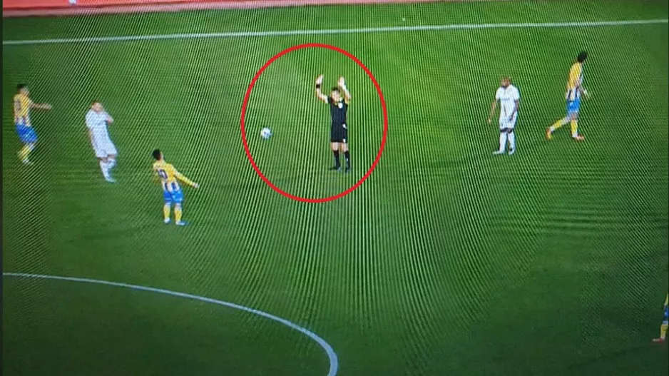 Καλή διαιτησία, τον ήθελε η... μπάλα!
