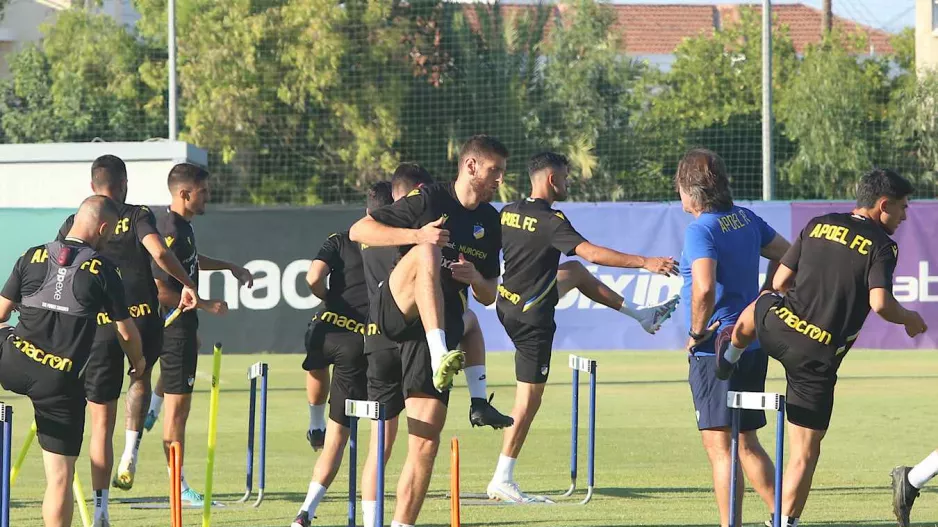 Προ των πυλών, Κρέσπο και Ντβάλι 