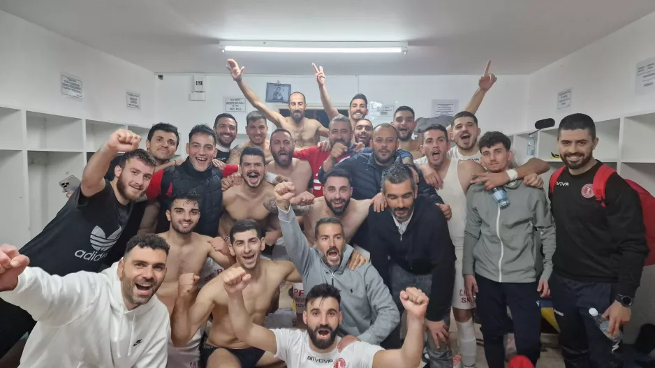 Στην κορυφή με +4