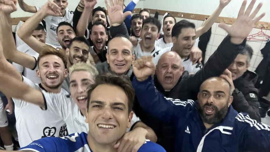 "Καλά Χριστούγεννα και Vamos Ayia Napa"