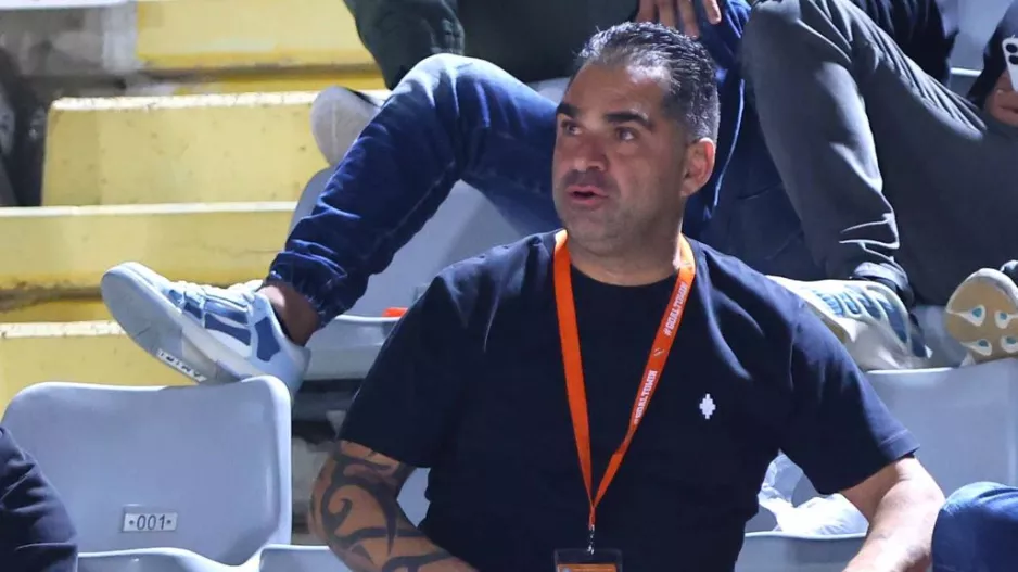 Περιμένει ο Σταύρος