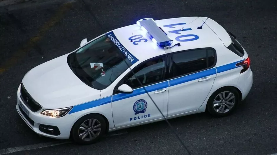 Θρίλερ στη Λάρισα: Νεκρός σε πορτμπαγκάζ αυτοκινήτου εντοπίστηκε 59χρονος μετανάστης