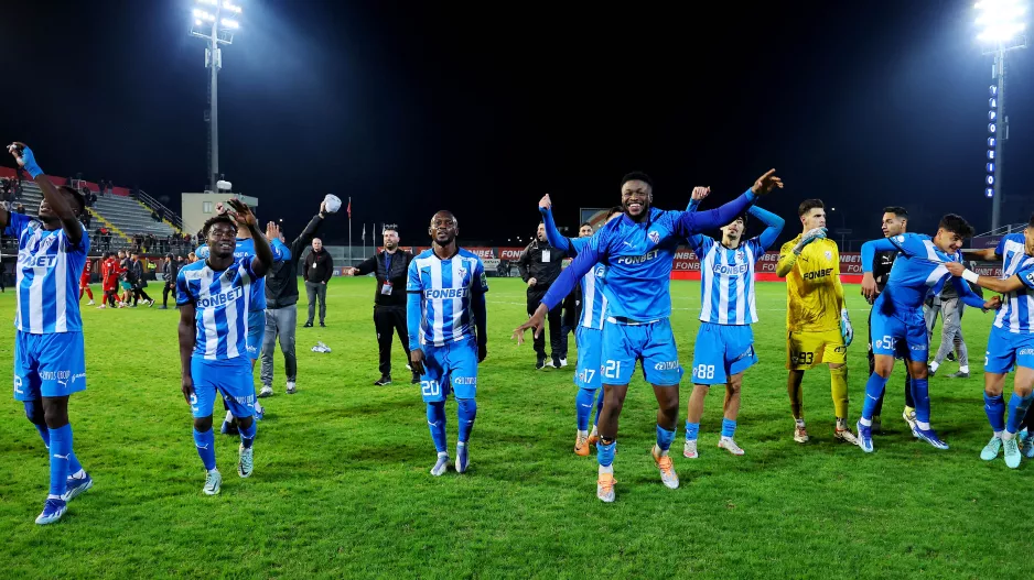 Μόνο με αίτηση (9-1) 