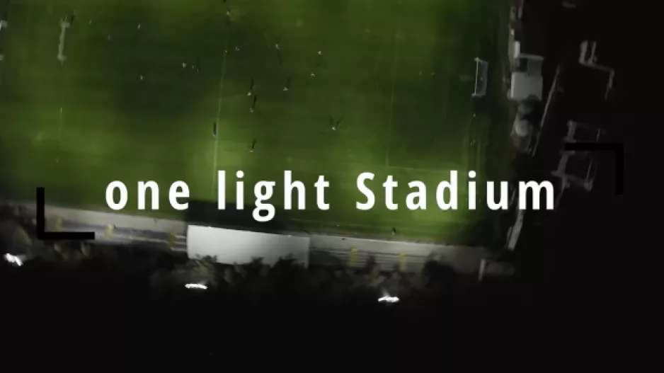 Η μεγαλύτερη συνεργασία με "One Light Stadium"