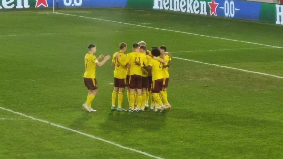 11 λεπτά αγώνα, 2 γκολ οι Τσέχοι
