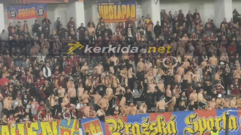 Έβγαλαν τις φανέλες! 