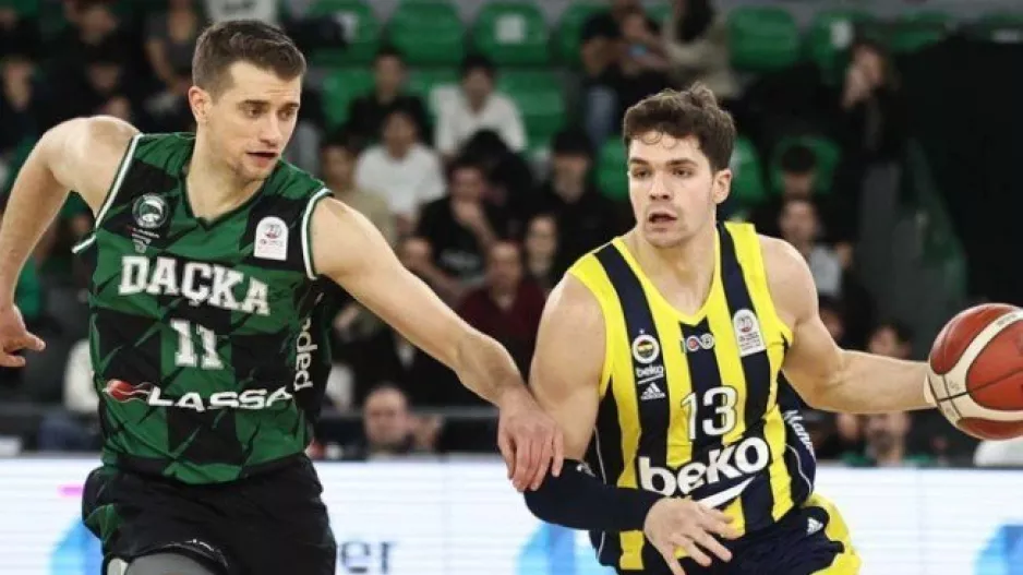 Με άμυνα... ατσάλι διέλυσε με +42 την Νταρουσάφακα!