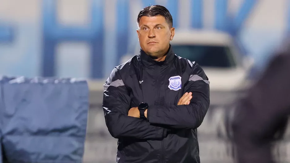 Παρελθόν και επίσημα 