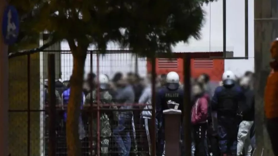 Επεισόδια στο Ρέντη: Βγαίνει από την καταστολή ο αστυνομικός των ΜΑΤ