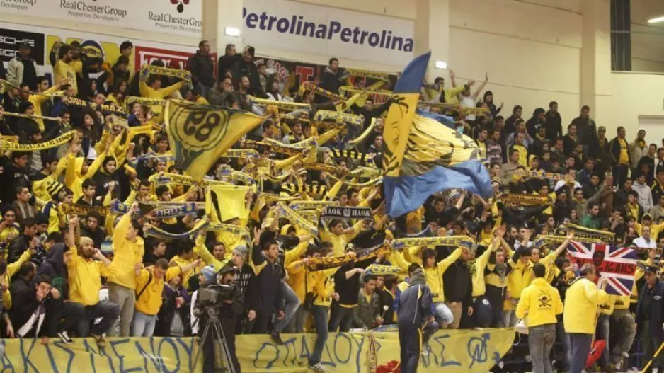 "Πάμε να λυγίσουμε τον αντίπαλο! Όλοι στο Κλουβί αδέλφια"